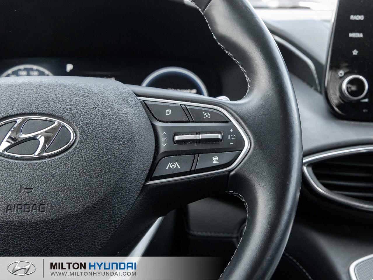 2022 Hyundai Santa Fe HEV Luxury 4dr All-Wheel Drive Photo