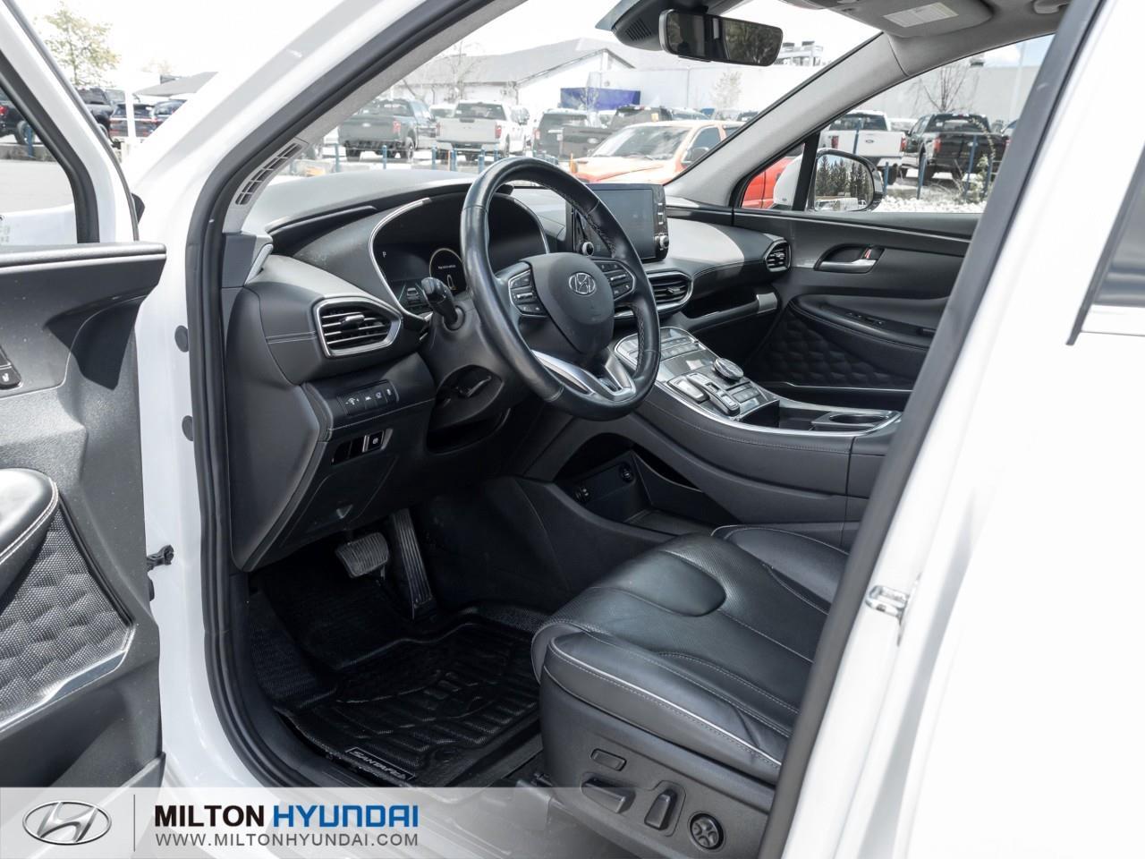 2022 Hyundai Santa Fe HEV Luxury 4dr All-Wheel Drive Photo