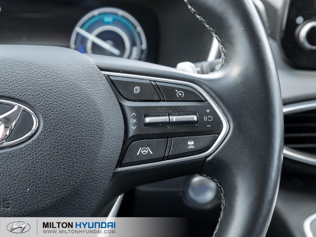 2022 Hyundai Santa Fe HEV Luxury 4dr All-Wheel Drive Photo