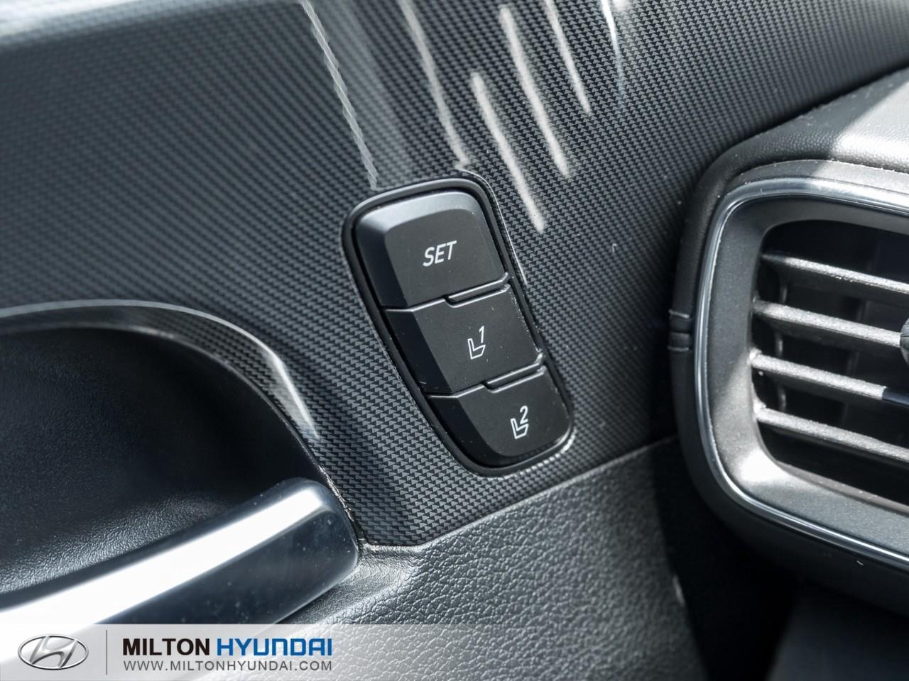 2022 Hyundai Santa Fe HEV Luxury 4dr All-Wheel Drive Photo