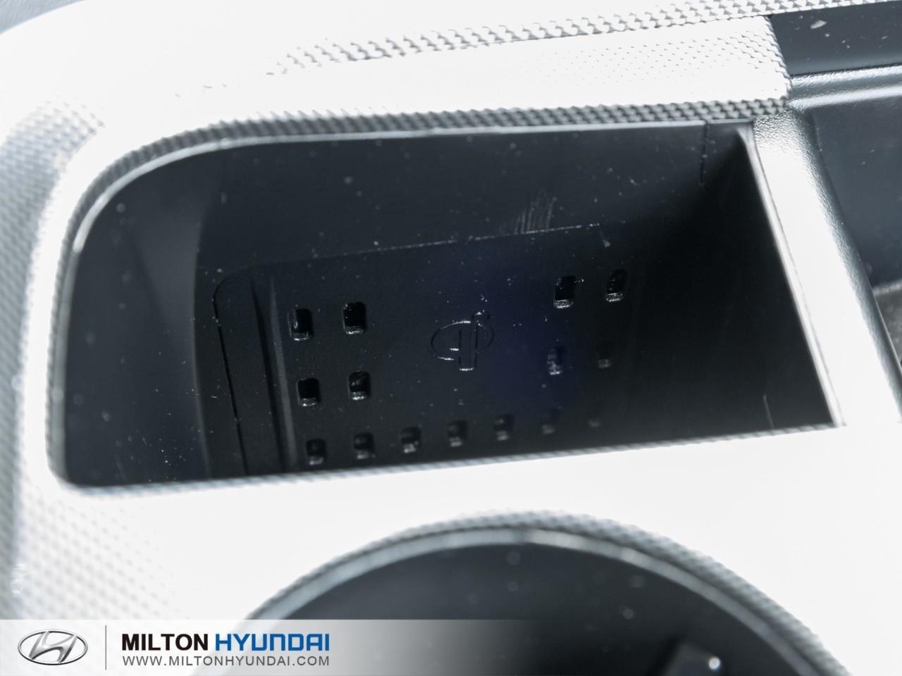 2022 Hyundai Santa Fe HEV Luxury 4dr All-Wheel Drive Photo