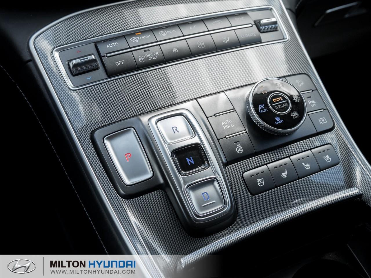 2022 Hyundai Santa Fe HEV Luxury 4dr All-Wheel Drive Photo