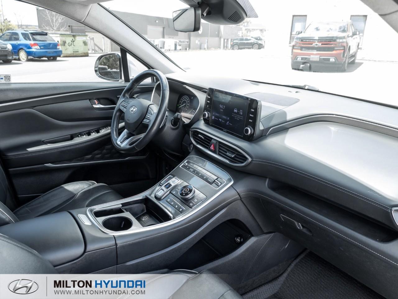 2022 Hyundai Santa Fe HEV Luxury 4dr All-Wheel Drive Photo