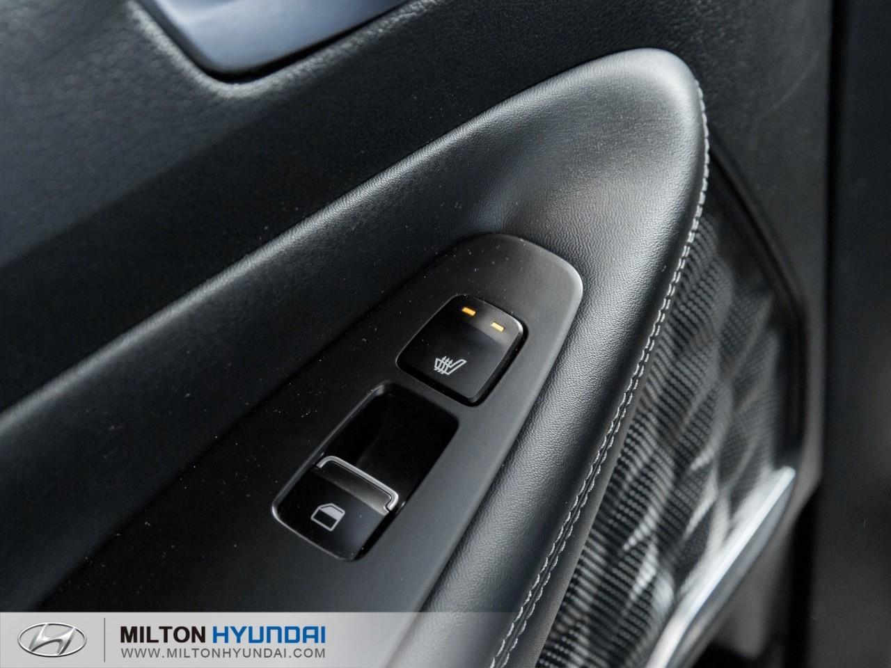 2022 Hyundai Santa Fe HEV Luxury 4dr All-Wheel Drive Photo