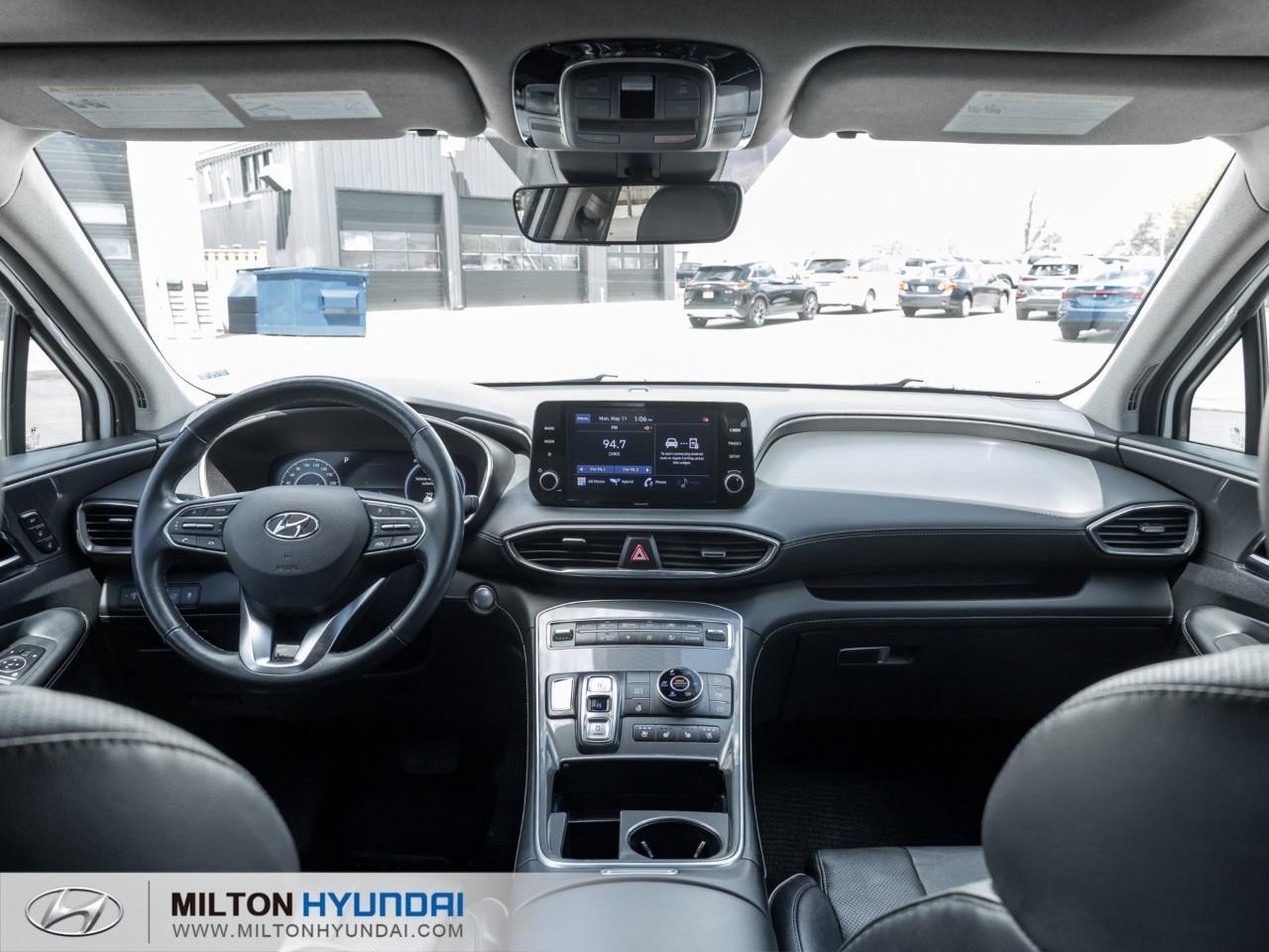 2022 Hyundai Santa Fe HEV Luxury 4dr All-Wheel Drive Photo