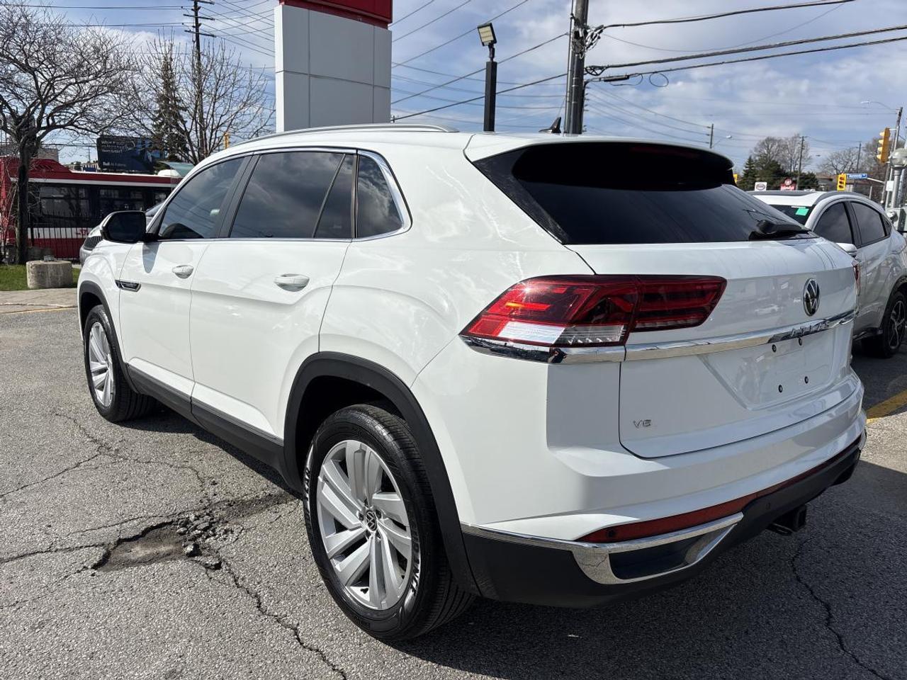 2021 Volkswagen Atlas Cross Sport Highline AWD/Leather/Moonroof/GPS Photo3