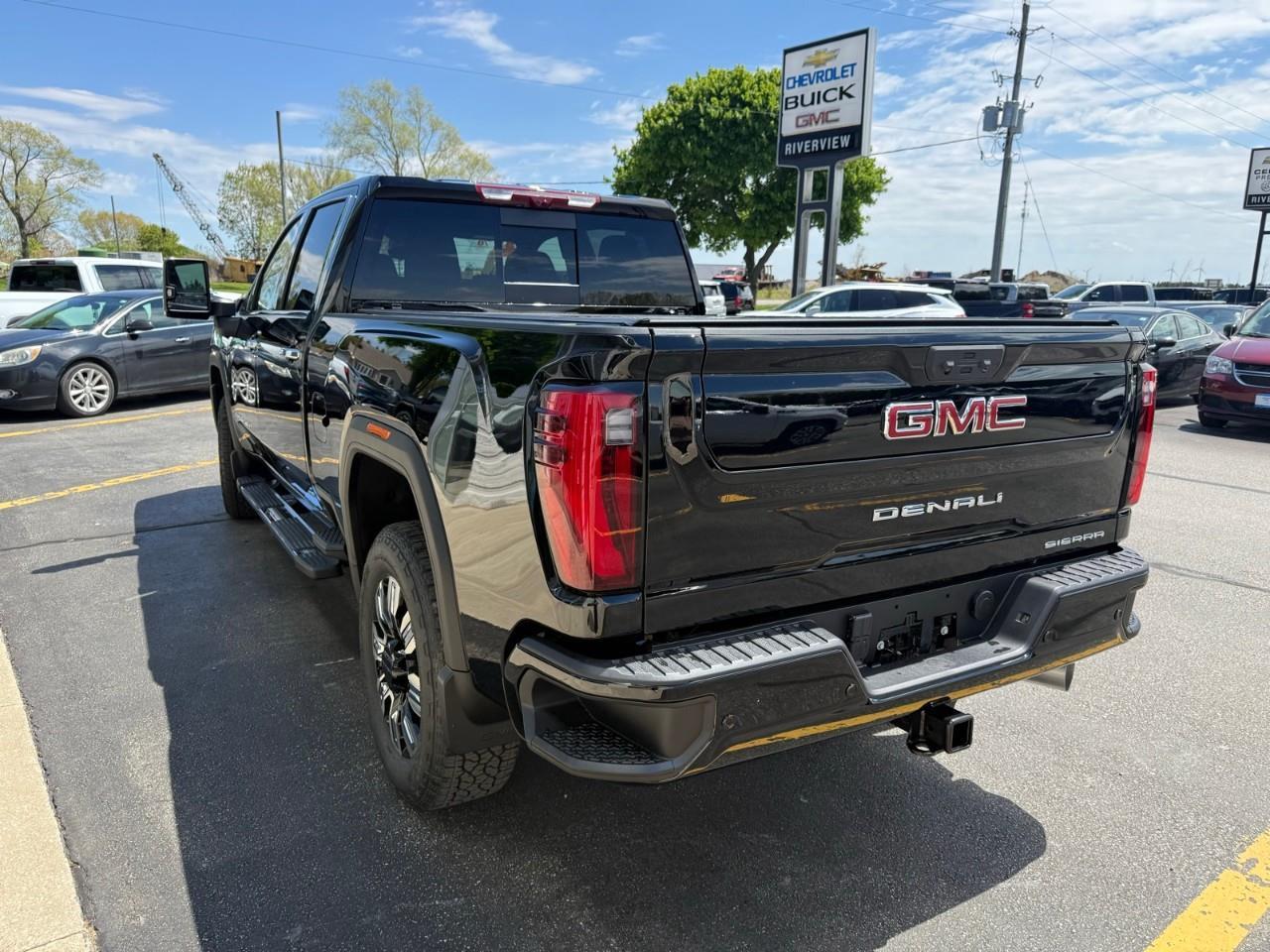 2026 GMC SIERRA 2500HD  Photo4