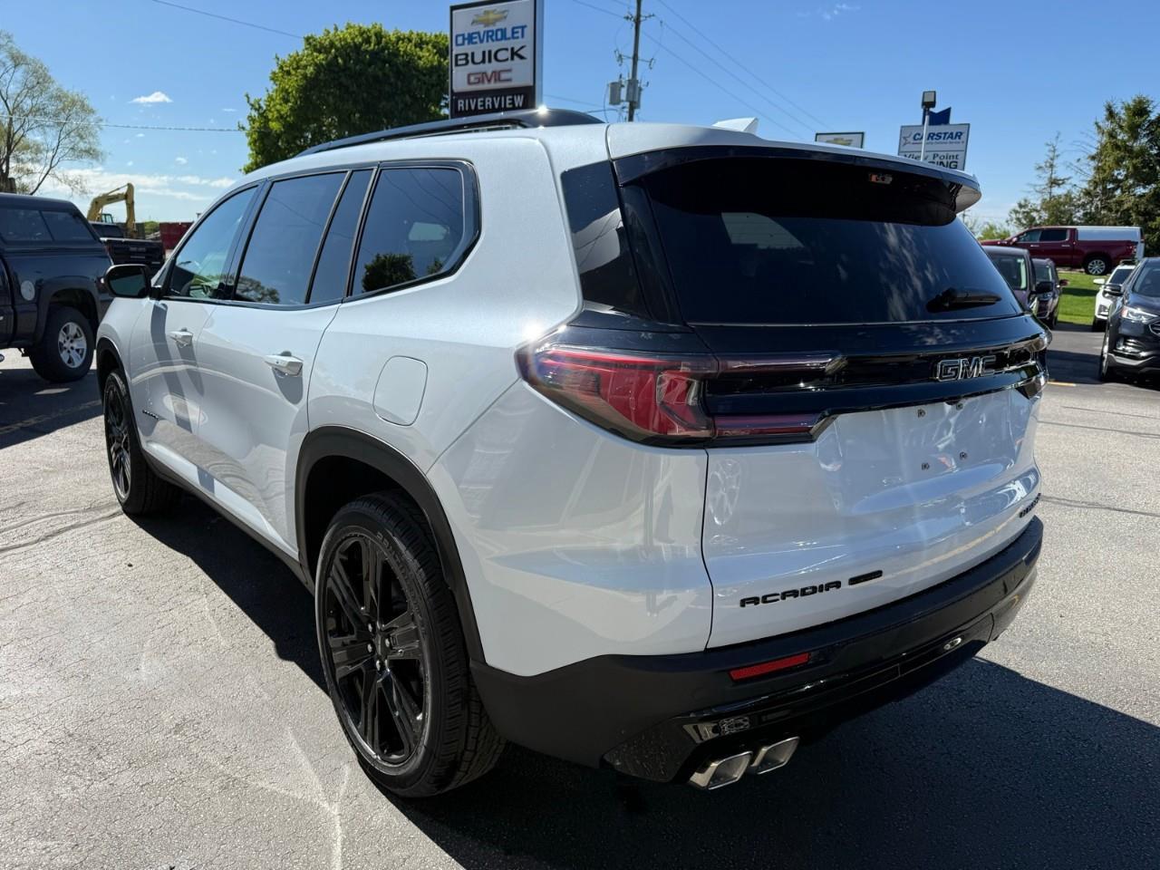 2026 GMC Acadia Elevation 4dr All-Wheel Drive Photo4