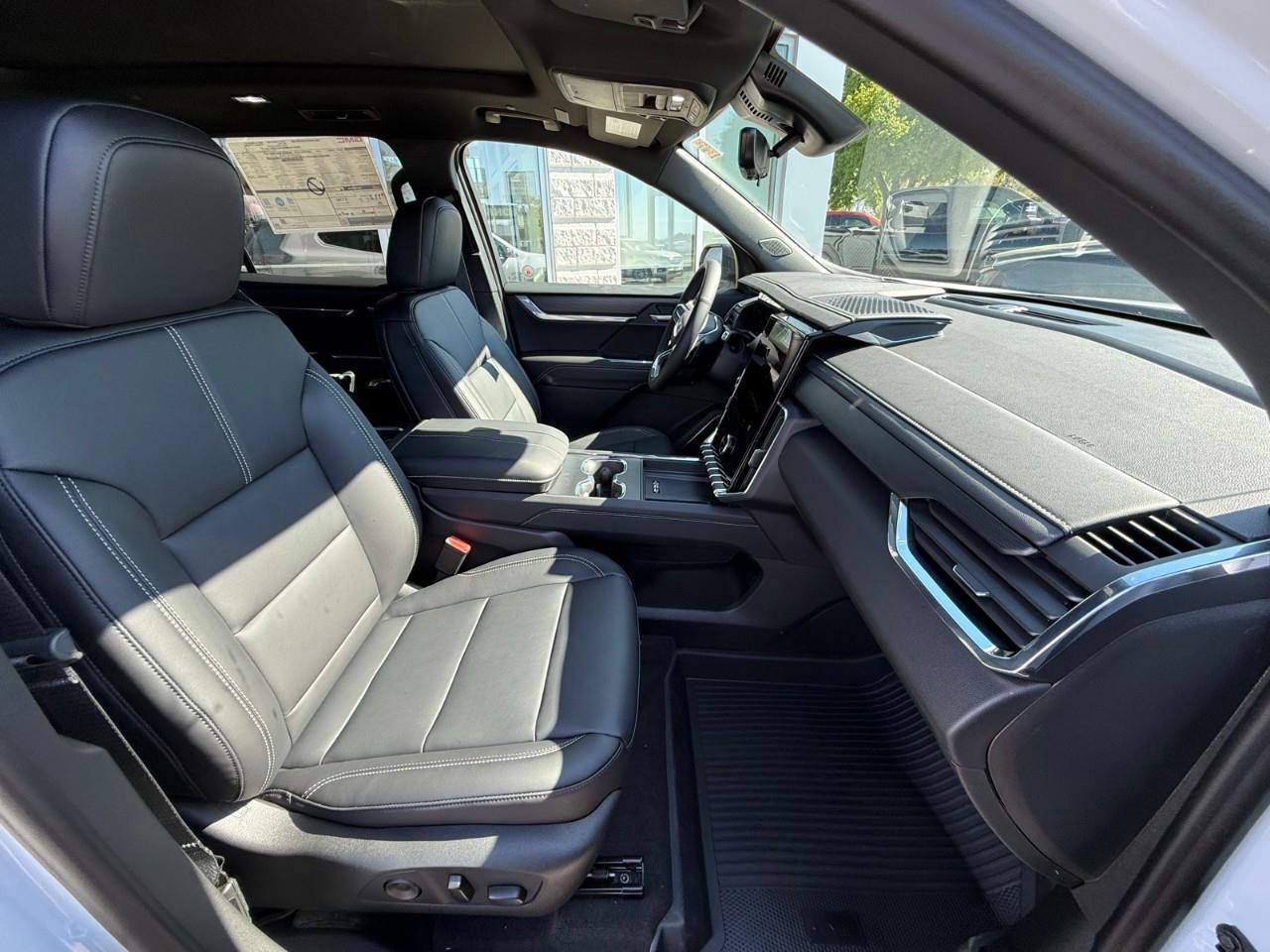 2026 GMC Acadia Elevation 4dr All-Wheel Drive Photo