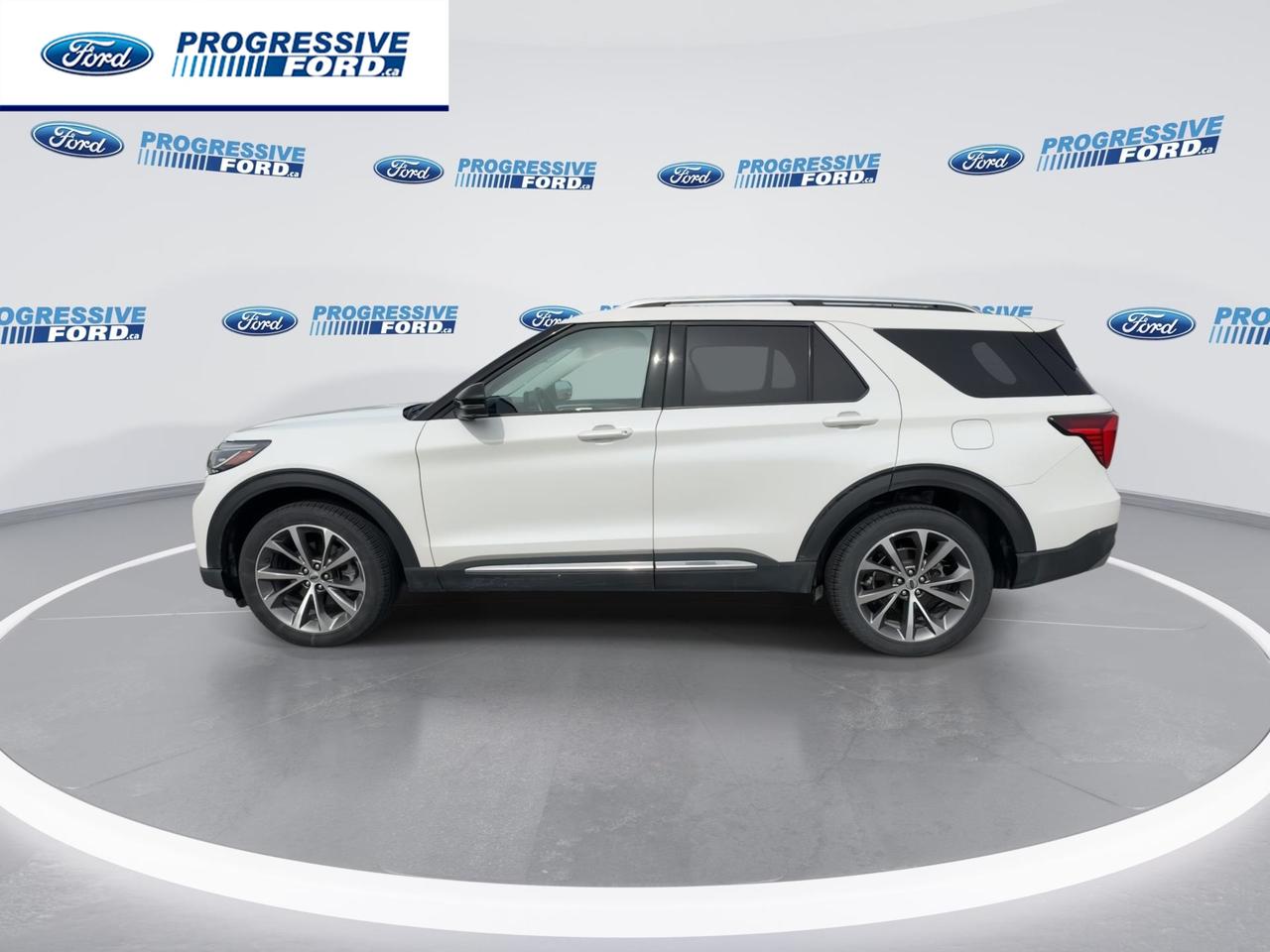 2025 Ford Explorer Platinum 4dr 4x4 Photo4