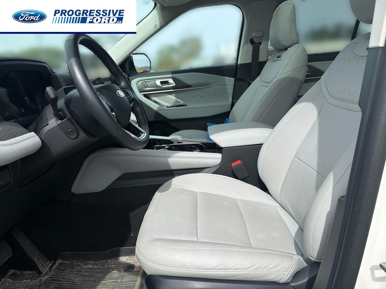 2025 Ford Explorer Platinum 4dr 4x4 Photo