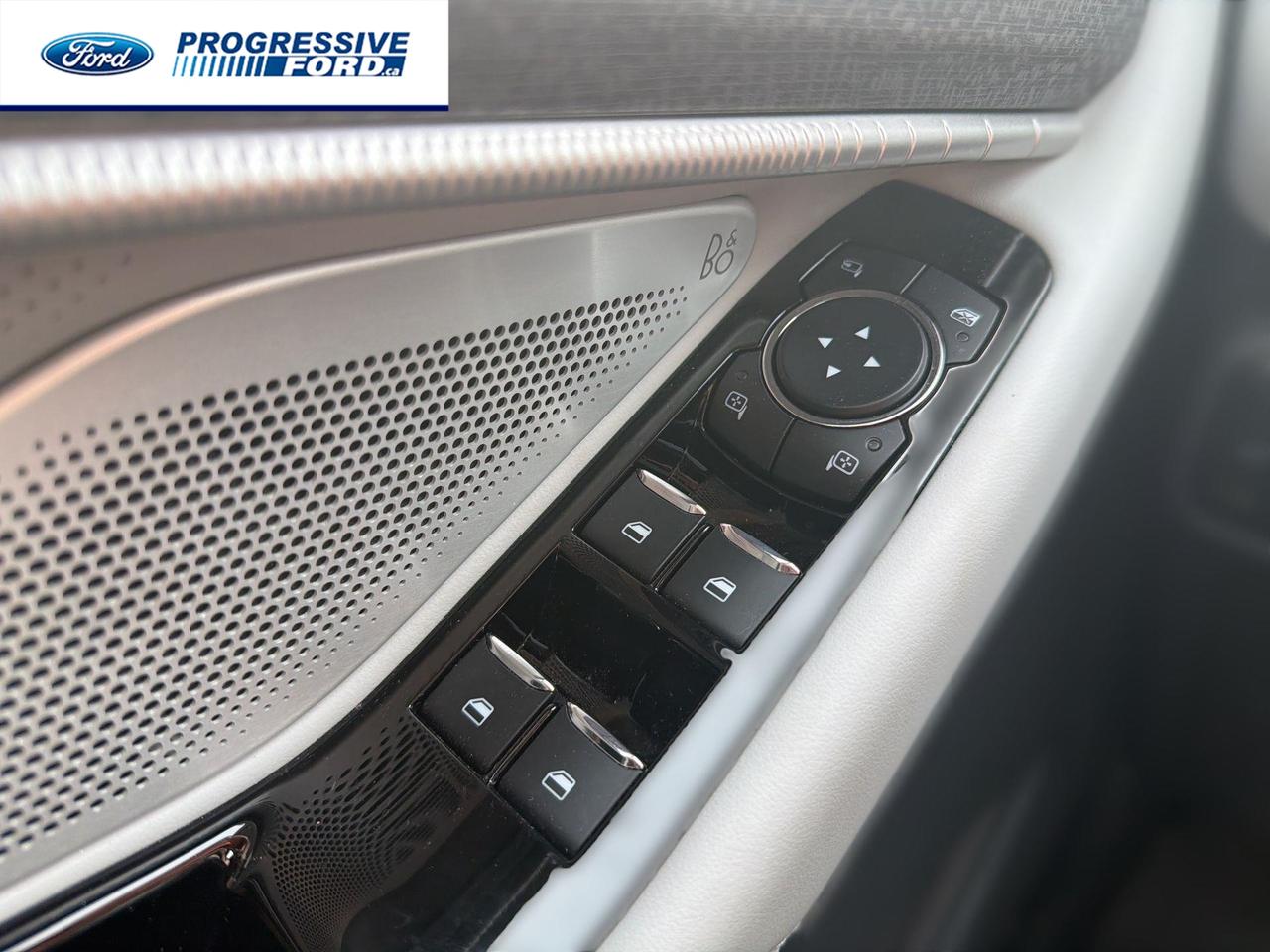 2025 Ford Explorer Platinum 4dr 4x4 Photo
