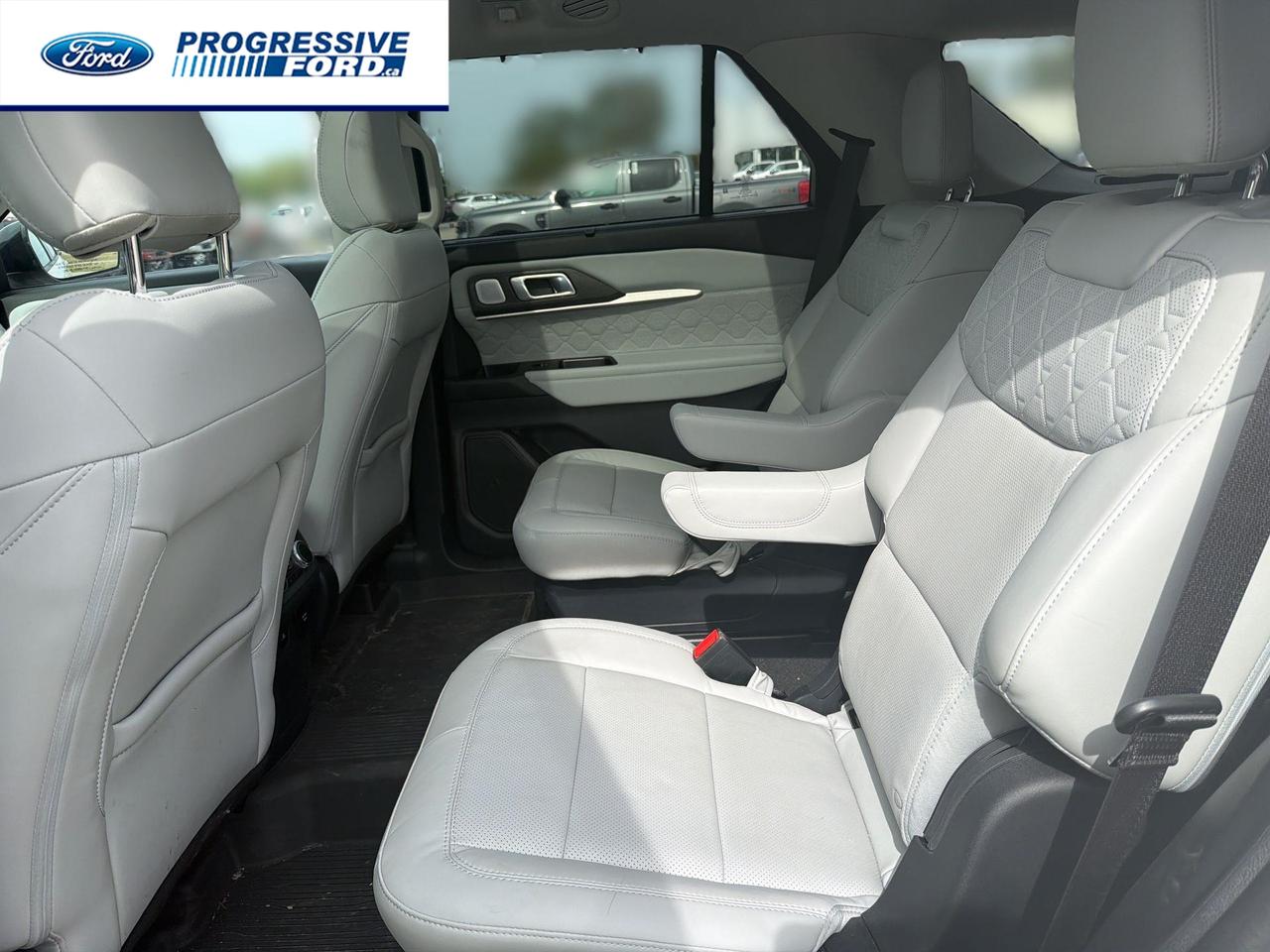 2025 Ford Explorer Platinum 4dr 4x4 Photo