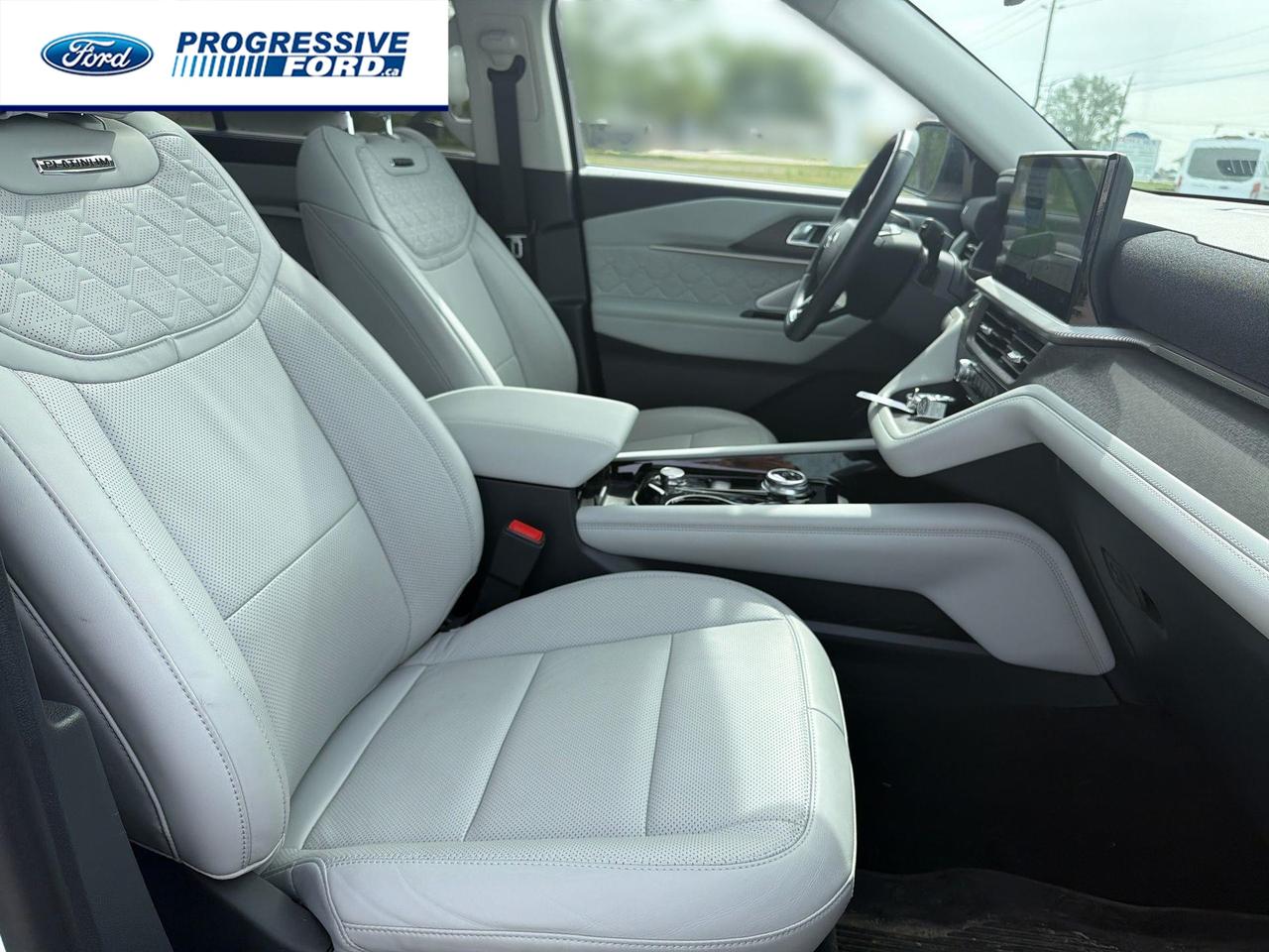 2025 Ford Explorer Platinum 4dr 4x4 Photo
