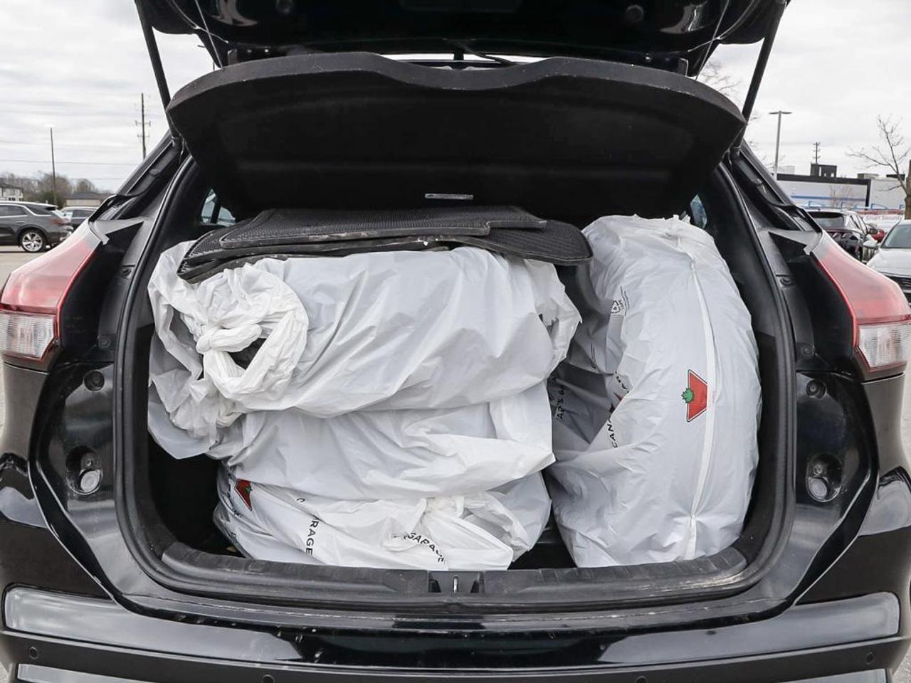 2023 Nissan Kicks SR 4dr Front-Wheel Drive Photo