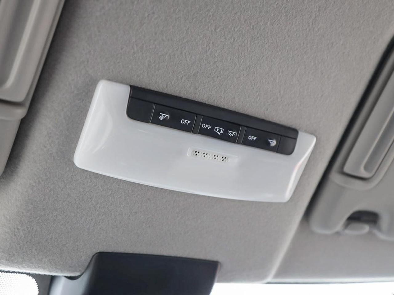 2023 Nissan Kicks SR 4dr Front-Wheel Drive Photo
