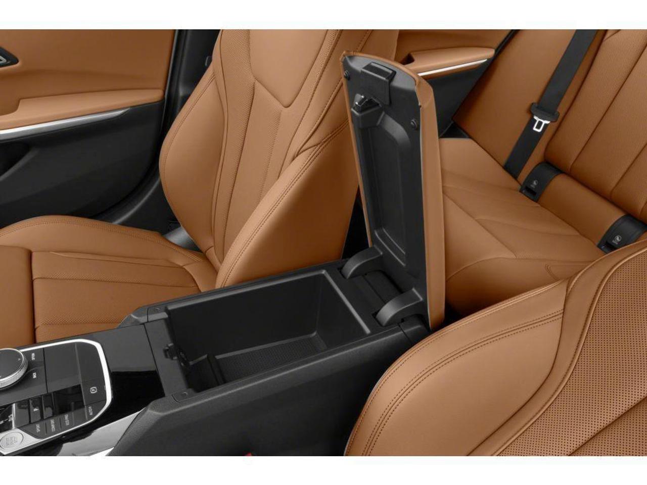 2025 BMW 330 i xDrive 4dr All-Wheel Drive Sedan Photo