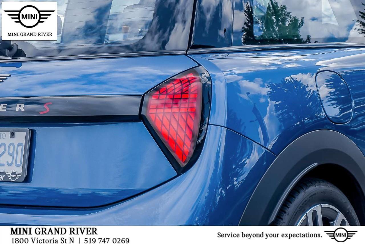 2025 MINI 3 Door Cooper S 2dr Hatchback Photo4