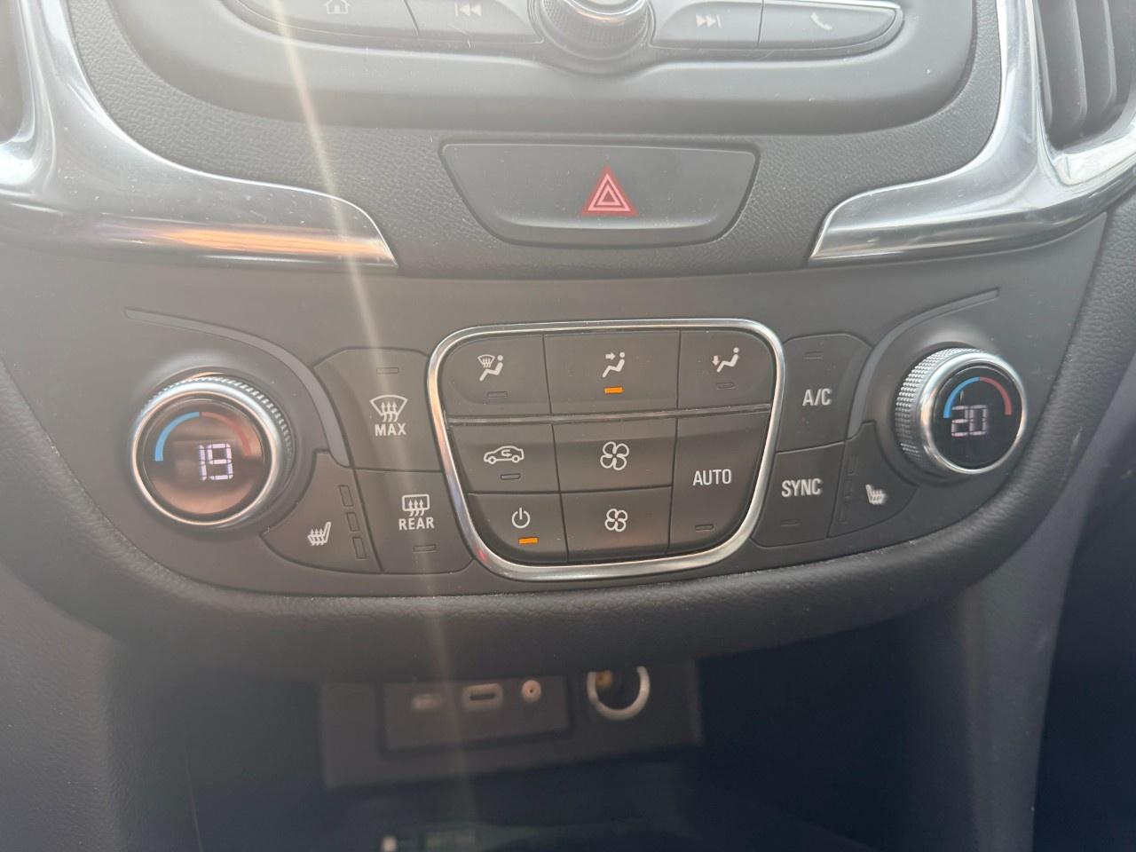 2021 Chevrolet Equinox AWD LT Photo