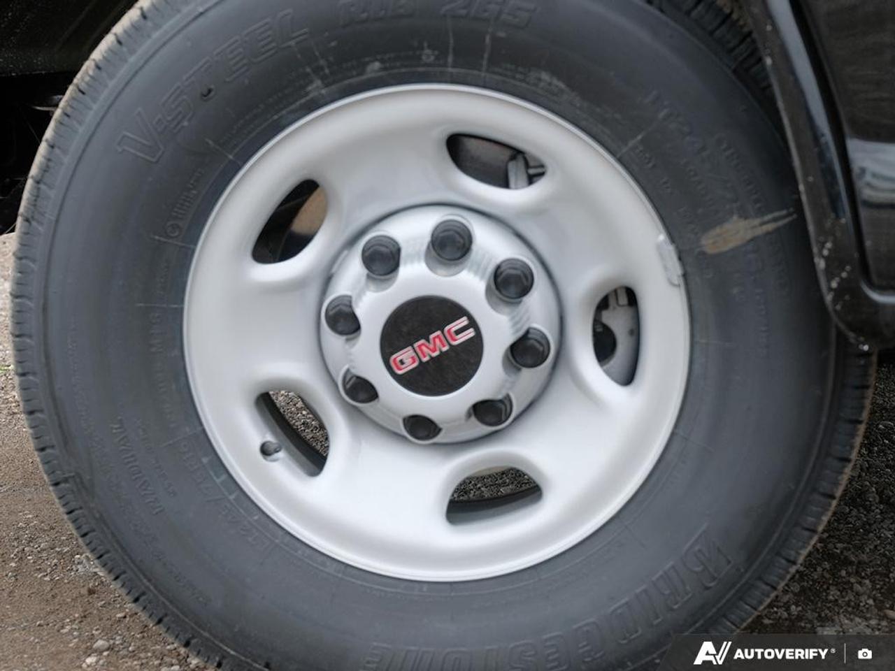 2026 GMC Savana Cargo Van 2500 Extended Wheelbase Rear-Wheel Drive Photo