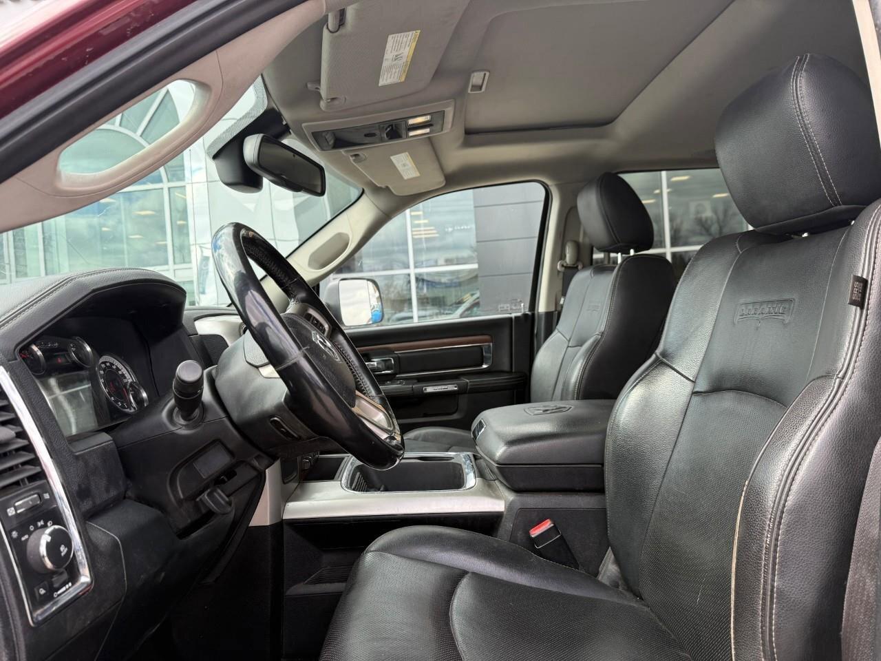 2016 RAM 2500 4WD Crew Cab 149  Laramie Photo