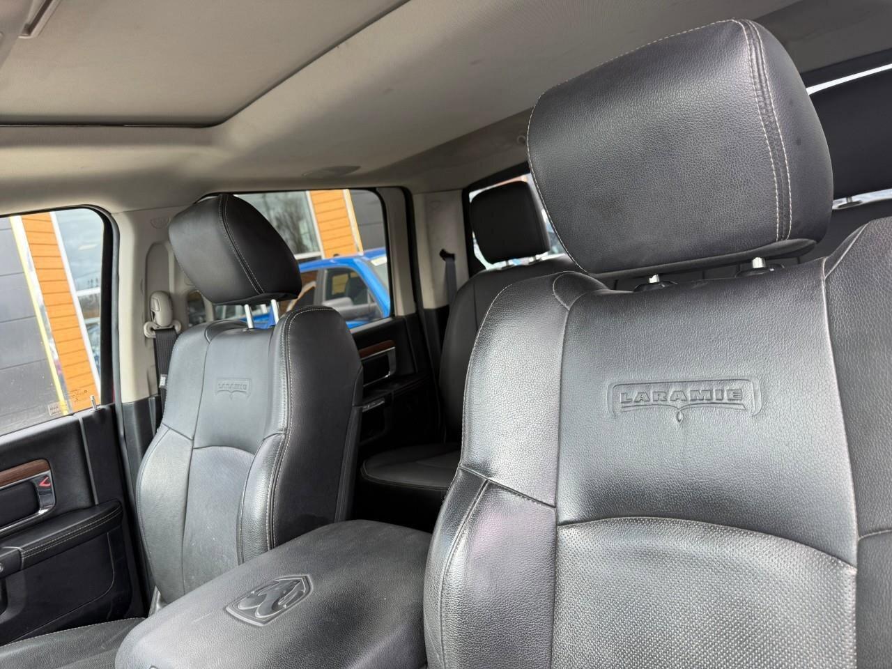 2016 RAM 2500 4WD Crew Cab 149  Laramie Photo