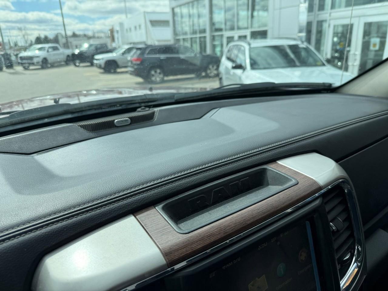 2016 RAM 2500 4WD Crew Cab 149  Laramie Photo