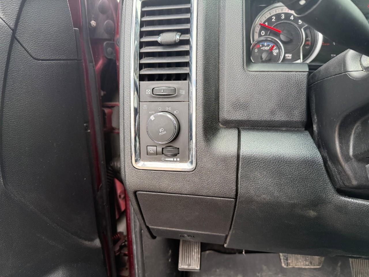 2016 RAM 2500 4WD Crew Cab 149  Laramie Photo