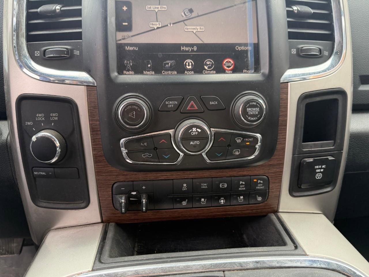 2016 RAM 2500 4WD Crew Cab 149  Laramie Photo