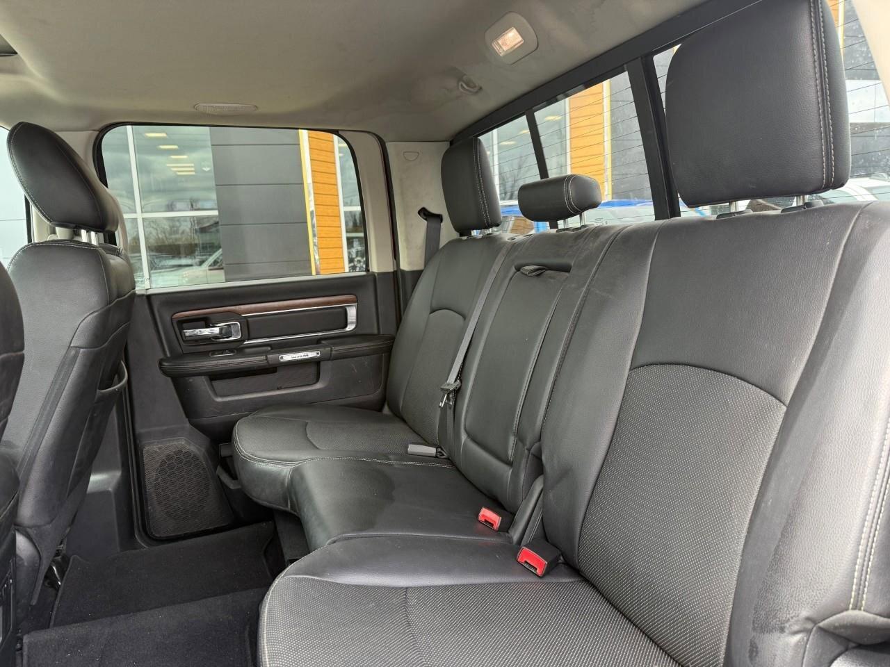 2016 RAM 2500 4WD Crew Cab 149  Laramie Photo