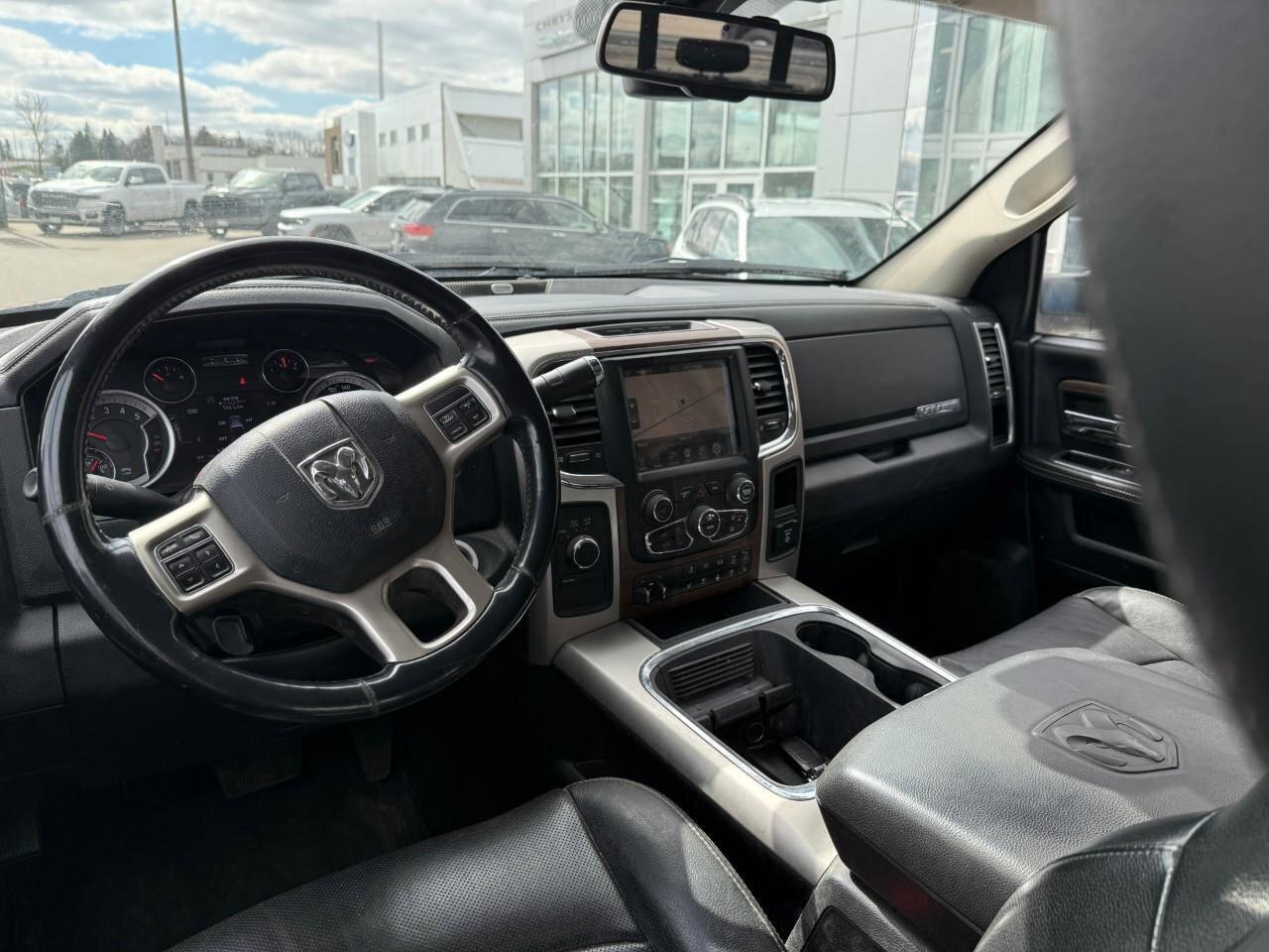 2016 RAM 2500 4WD Crew Cab 149  Laramie Photo