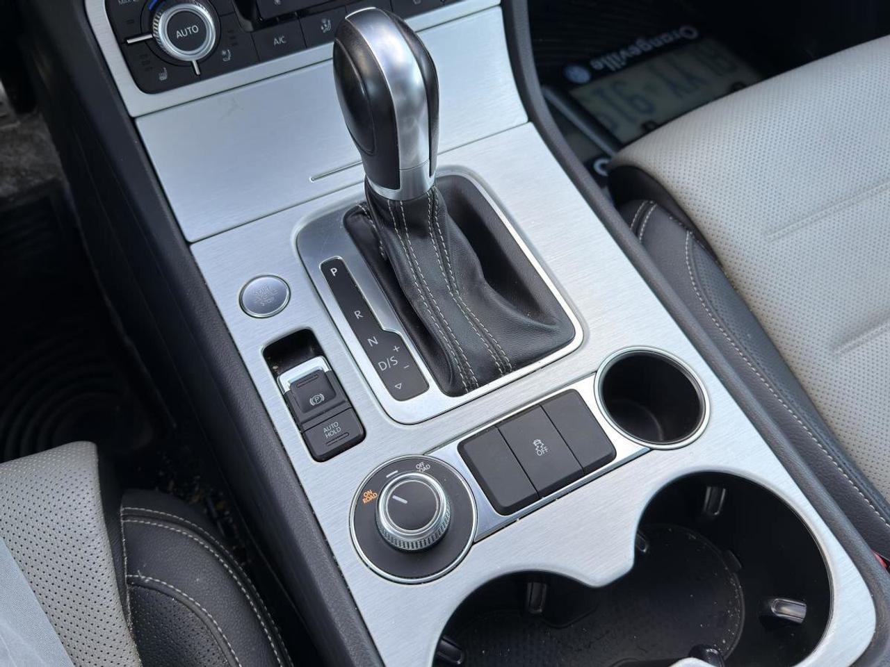 2017 Volkswagen Touareg AWD 4dr Wolfsburg Edition Photo