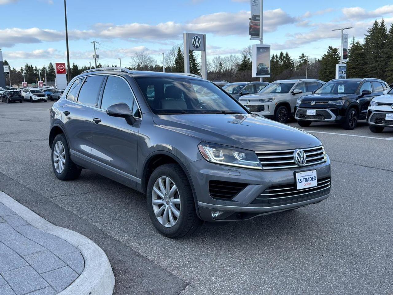 2017 Volkswagen Touareg  Photo