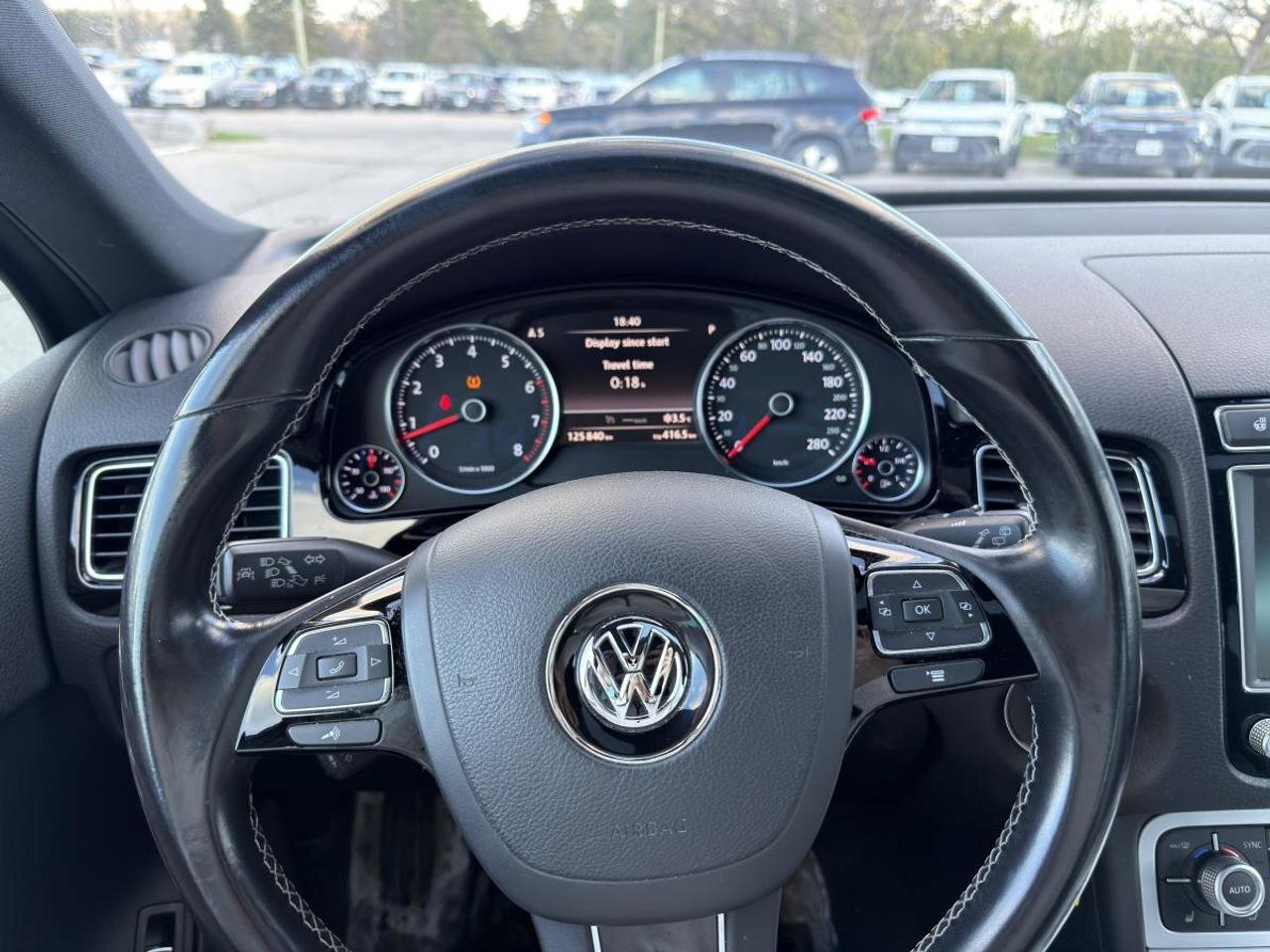 2017 Volkswagen Touareg  Photo