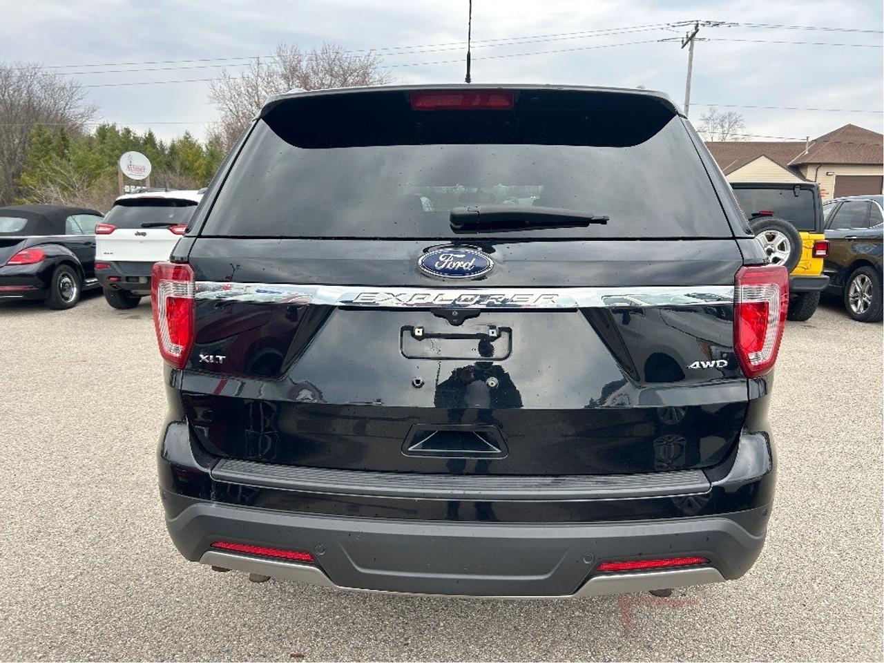 2019 Ford Explorer XLT, 4X4, HEATED LEATHER, REMOTE START! Photo4