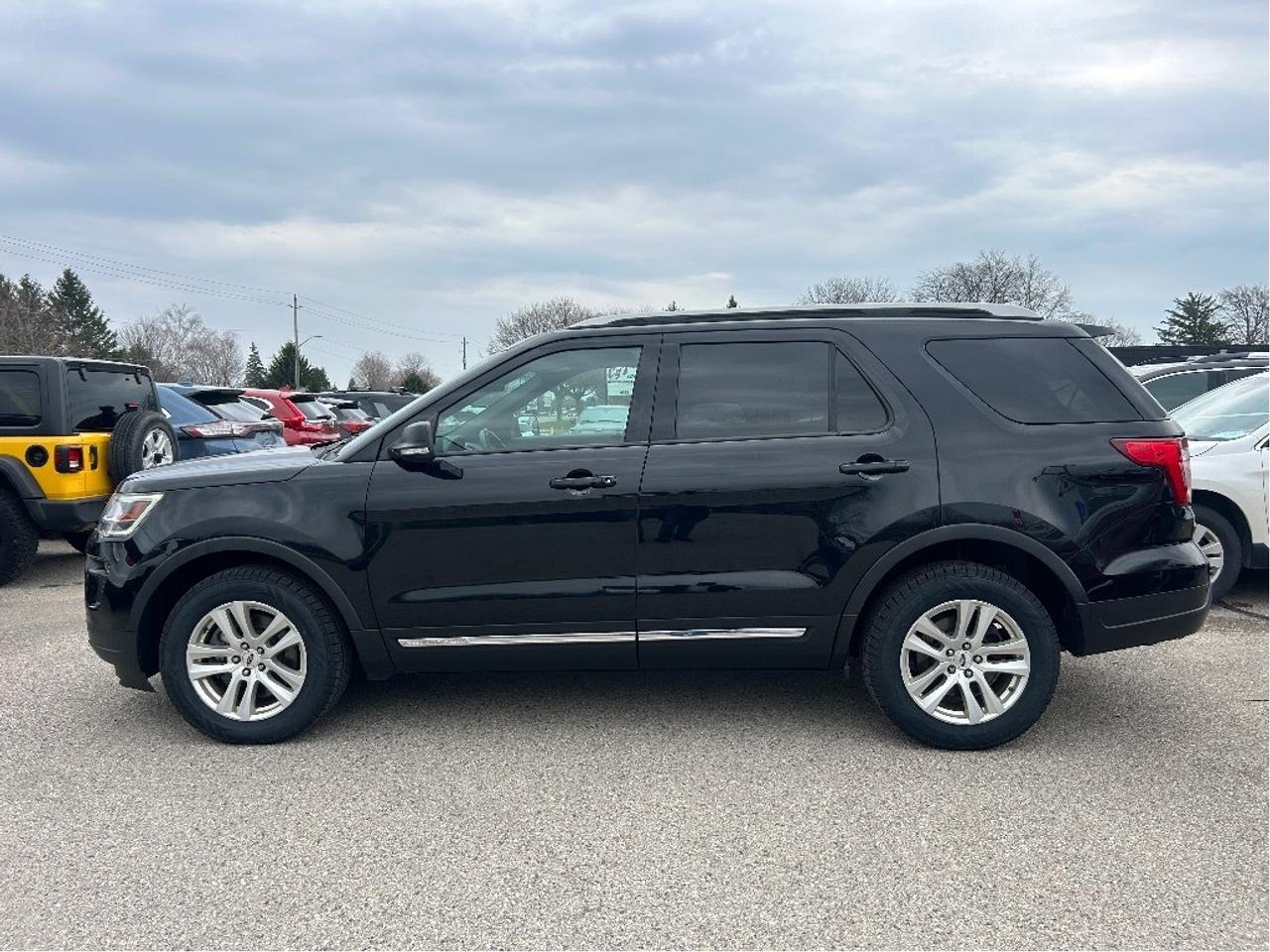 2019 Ford Explorer XLT, 4X4, HEATED LEATHER, REMOTE START! Photo