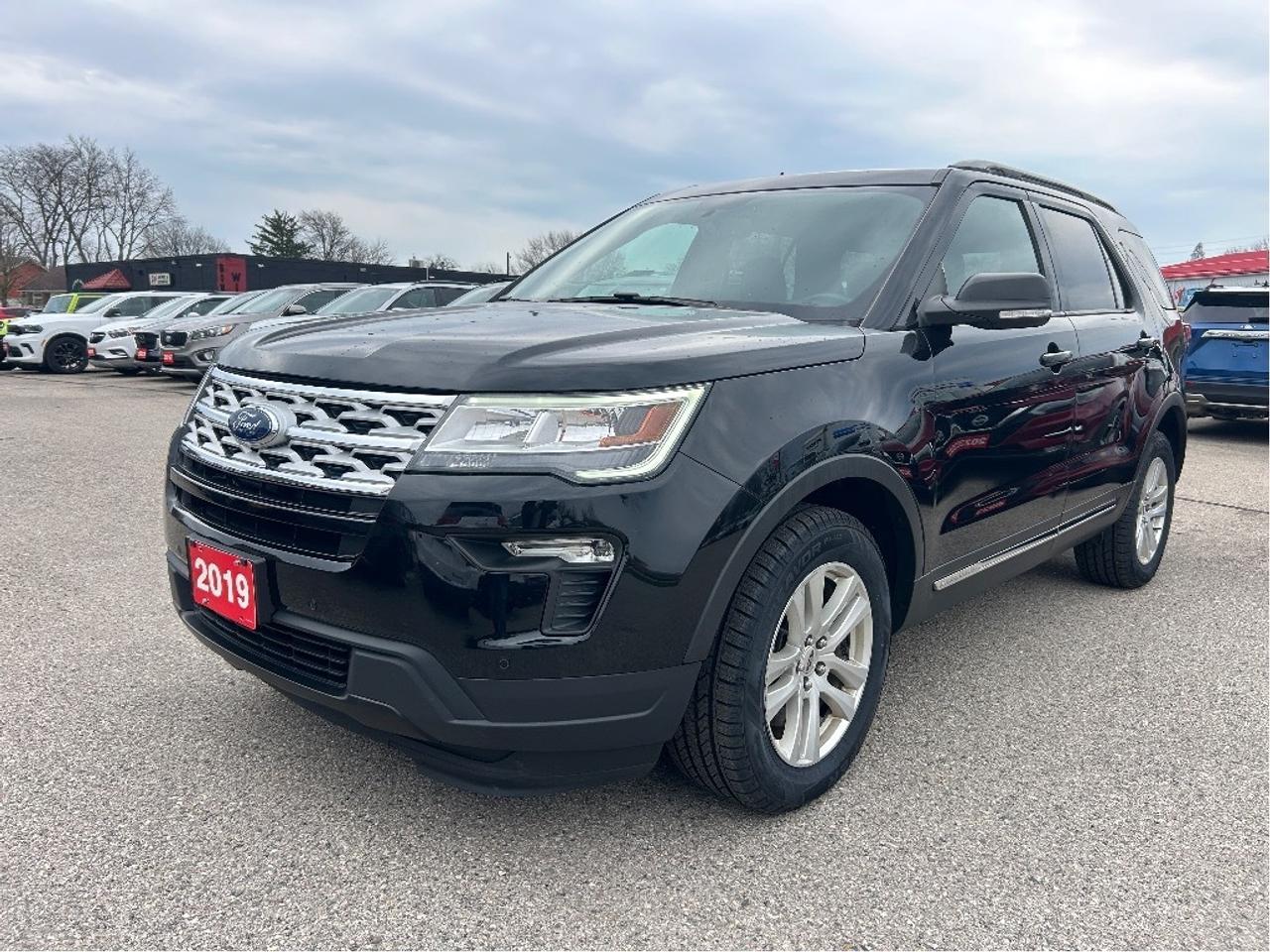 2019 Ford Explorer XLT, 4X4, HEATED LEATHER, REMOTE START! Photo