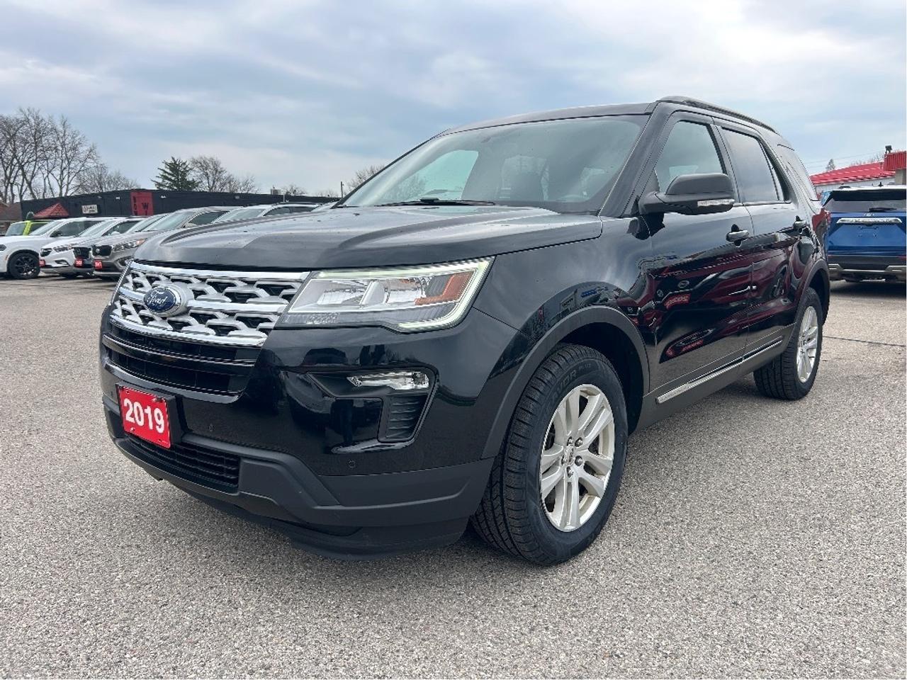 2019 Ford Explorer XLT, 4X4, HEATED LEATHER, REMOTE START! Photo
