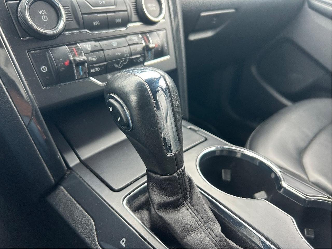 2019 Ford Explorer XLT, 4X4, HEATED LEATHER, REMOTE START! Photo