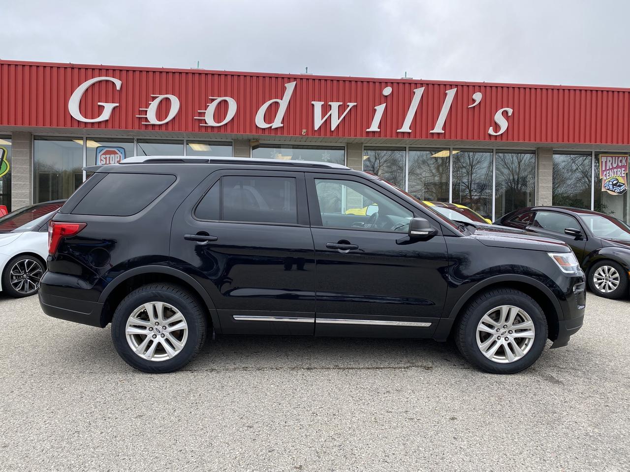 2019 Ford Explorer XLT, 4X4, HEATED LEATHER, REMOTE START! Photo0