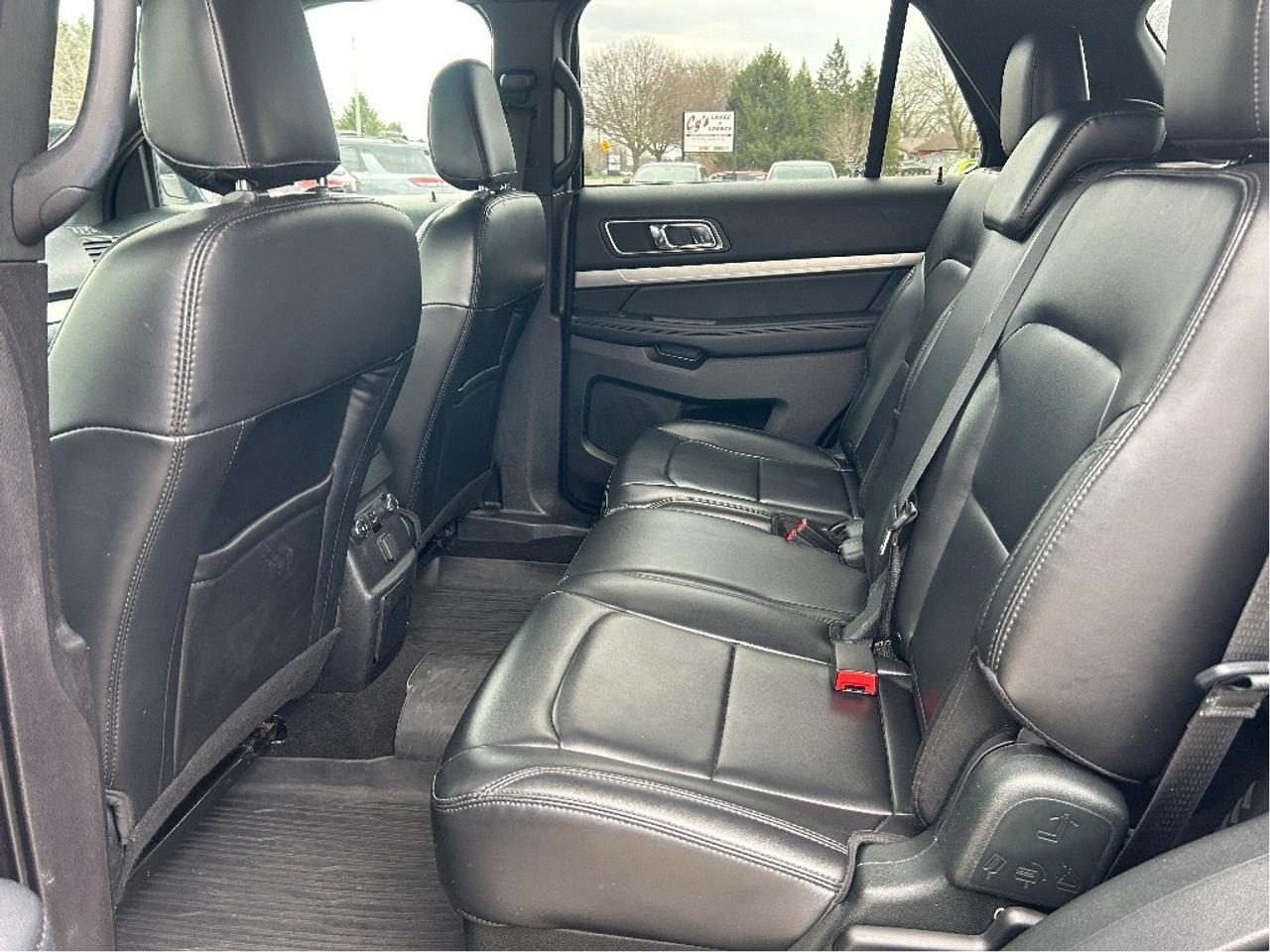 2019 Ford Explorer XLT, 4X4, HEATED LEATHER, REMOTE START! Photo