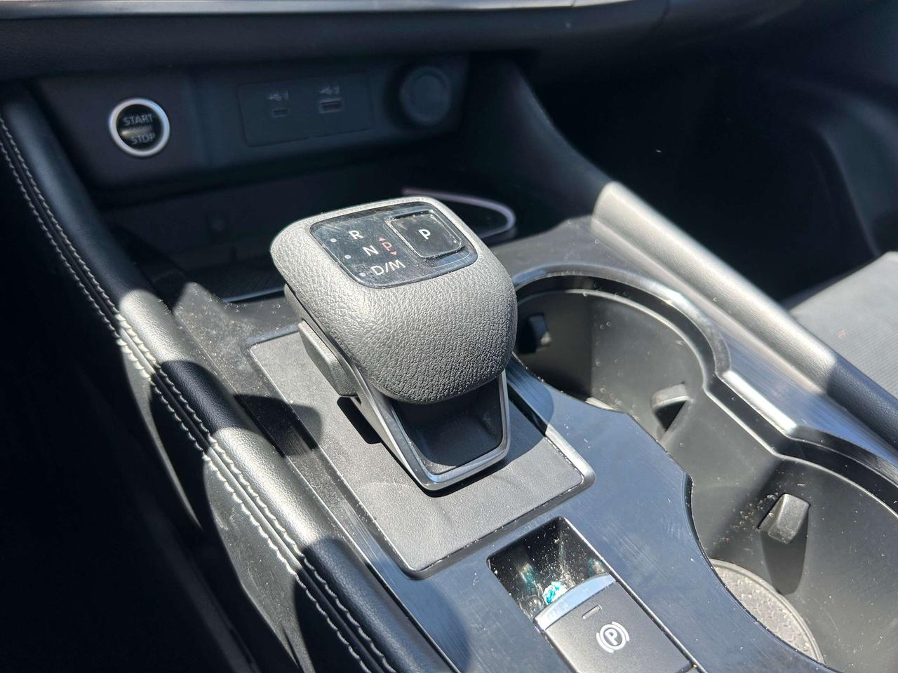 2023 Nissan Rogue PLATINUM, CLEAN CARFAX, SUNROOF, REMOTE START! Photo