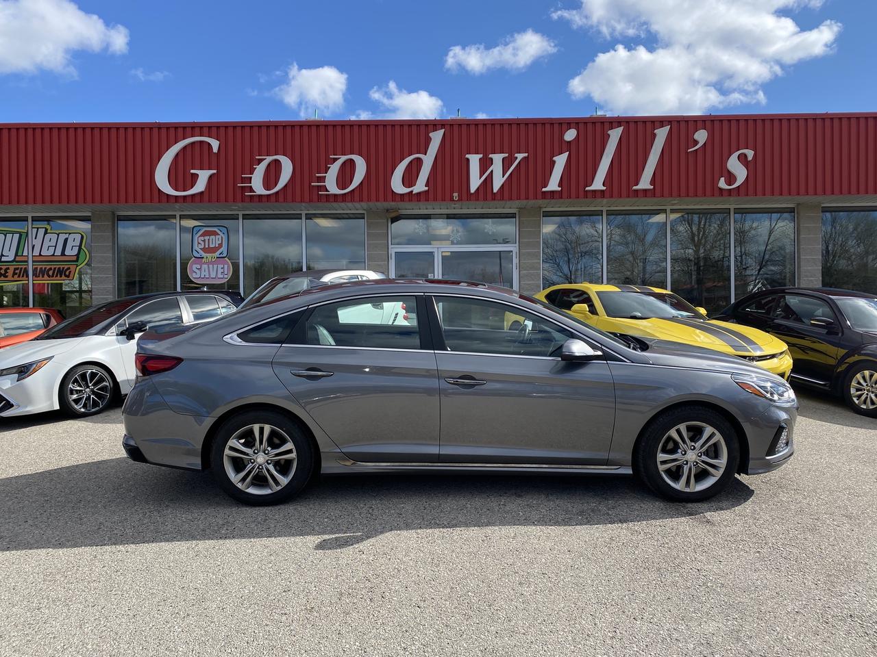 2018 Hyundai Sonata SPORT, CLEAN CARFAX, HEATED LEATHER, BACK UP CAM! Photo0