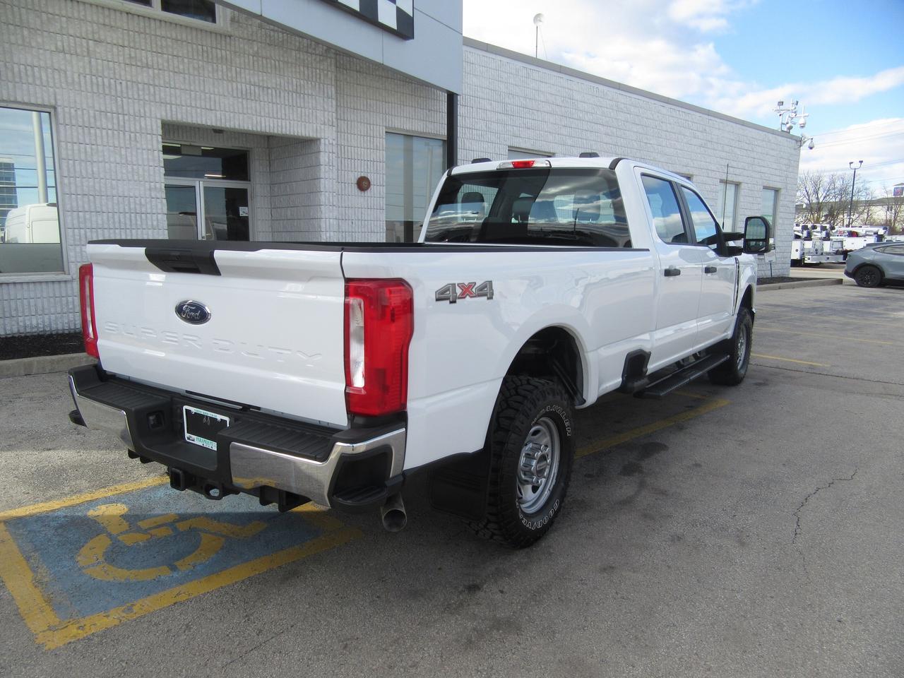 2024 Ford F-350 4X4 CREW CAB 8FT LONG BOX Photo2