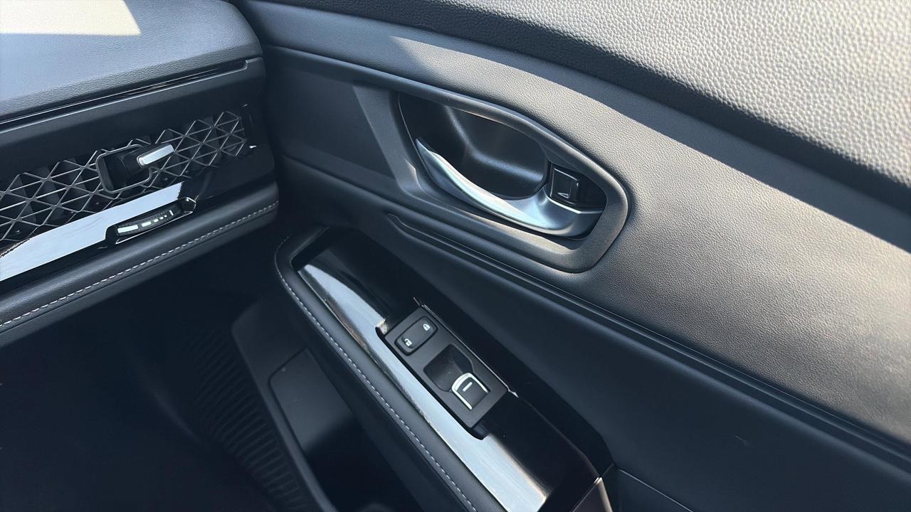 2025 Honda Accord Hybrid Touring eCVT Photo