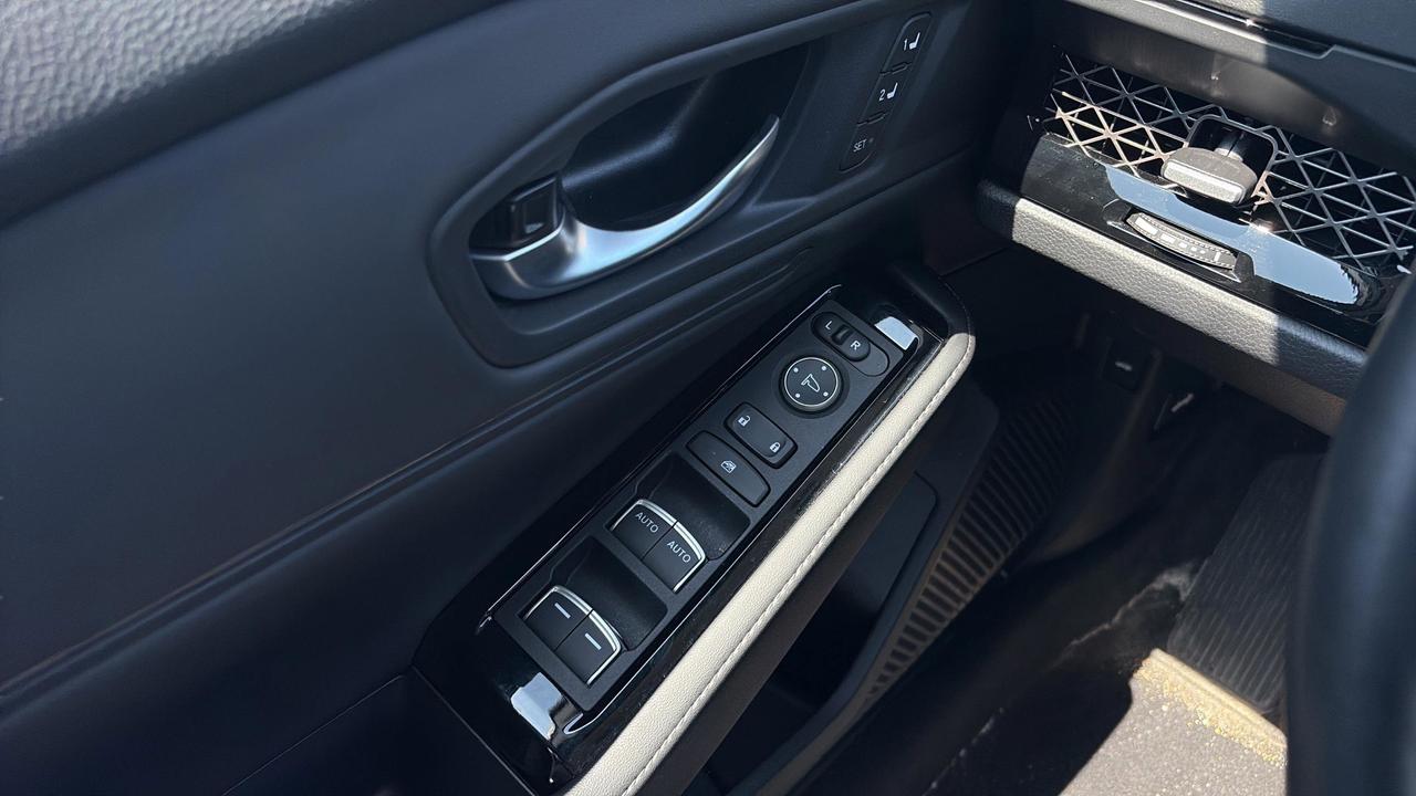 2025 Honda Accord Hybrid Touring eCVT Photo