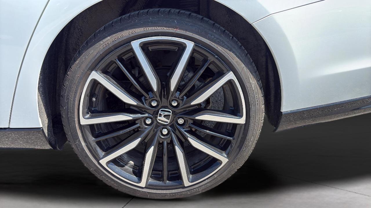 2025 Honda Accord Hybrid Touring eCVT Photo