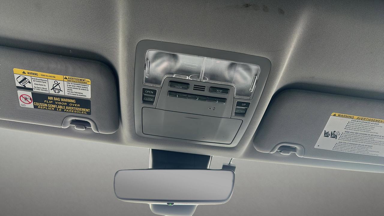 2017 Toyota Highlander AWD 4DR XLE Photo