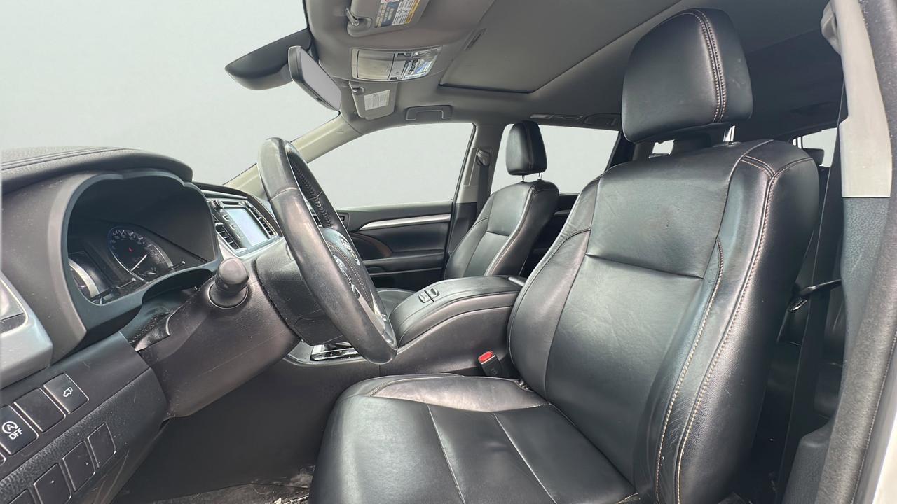 2017 Toyota Highlander AWD 4DR XLE Photo