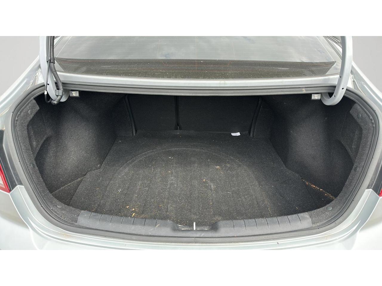 2020 Hyundai Elantra Preferred w-Sun & Safety Package IVT Photo